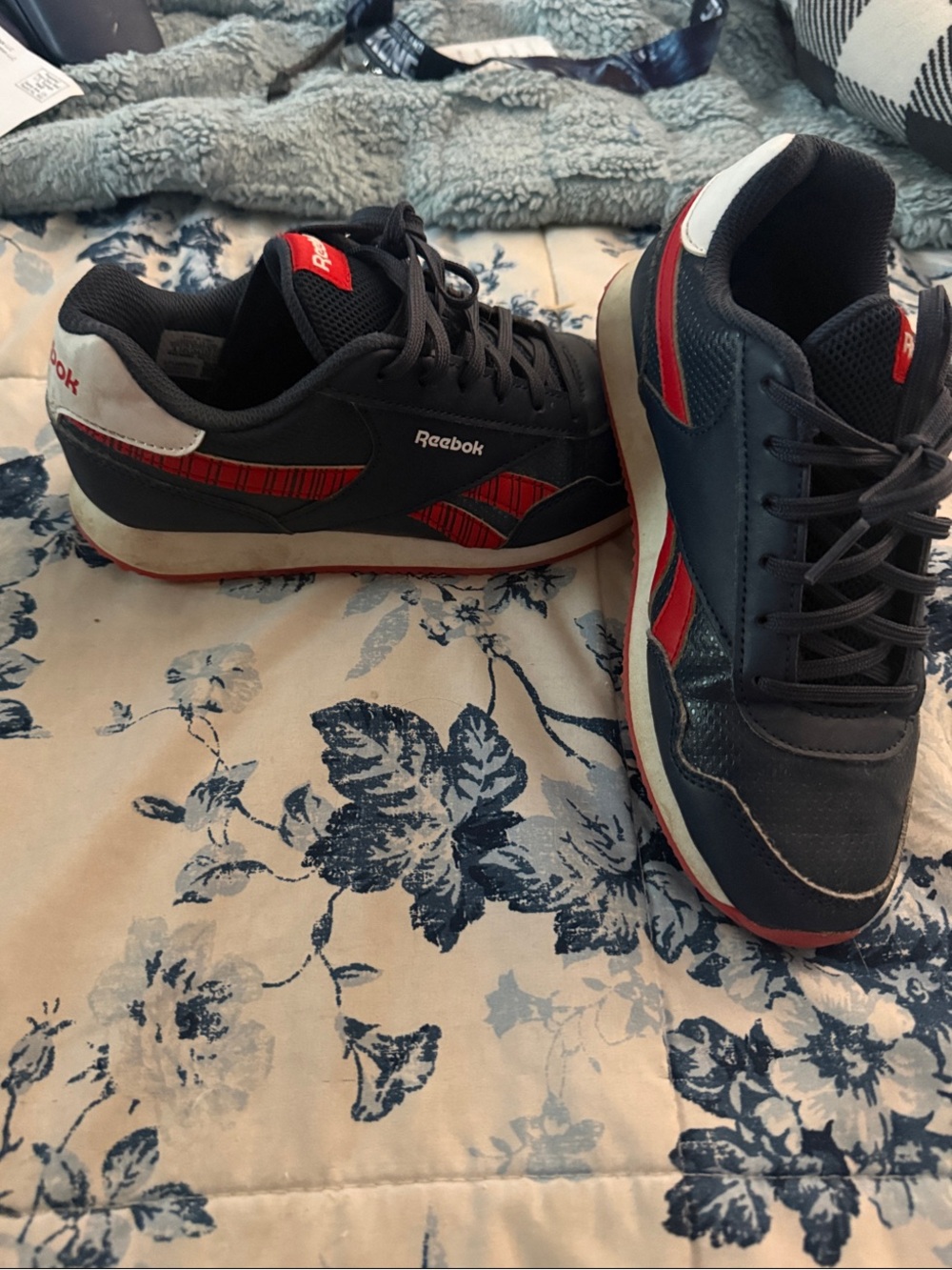 Reebok Boys’s Navy and Red Retro Sneaker
